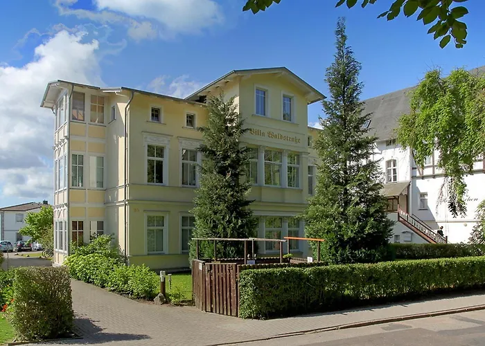 Waldstrasse 10 Villa *